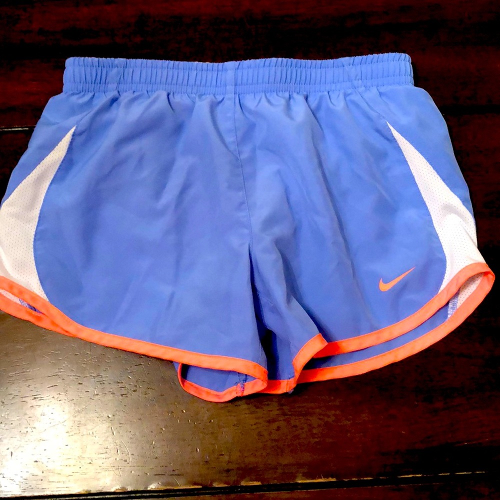 Nike shorts size girls small